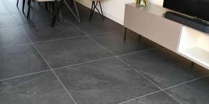 Черная плитка для пола из натурального камня RKS SLATE Сланец Brazil Black Natural фото интерьера (3)