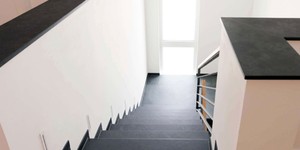 Каменная черная плитка для ступеней лестницы в интерьере и экстерьере RKS SLATE Сланец Brazil Black Natural купить