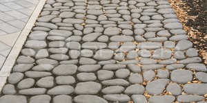 Тротуарная плитка BRAER, Грин Галет, Серый как выглядит плитка после монтажа фото (2)